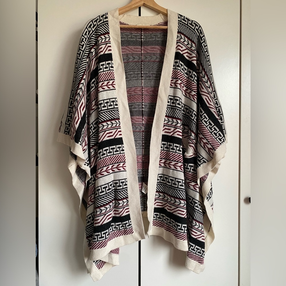 ARITZIA patterned cardigan
